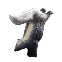 Skunk on forelegs